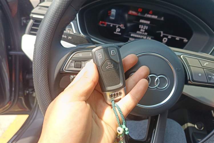 Used Audi A4L 2022 40 TFSI Fashion Dynamic Model Vehicle Key