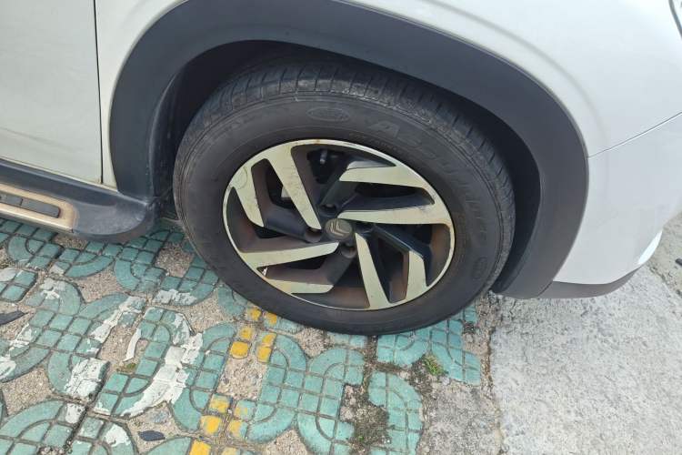 Used Citroen C3-XR 2015 1.6L Automatic Pioneer Model Right Front Wheel Hub