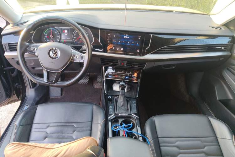 Used Volkswagen Passat New Energy 2020 430 PHEV Hybrid Elite Edition China VI Standard Center Console