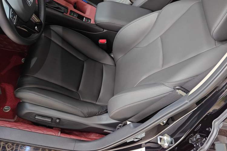 Used Honda Accord 2025 260TURBO Luxury Edition Left Front Seat