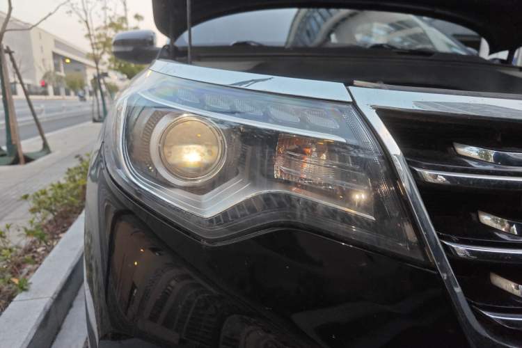 Used Kia Sportage R 2018 2.0L Automatic Smart Luxury Version China V Standard Right Front Headlight