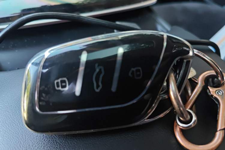 Used Roewe i6 MAX 2020 300TGI Automatic "Swell Cool Smart Drive" Edition
