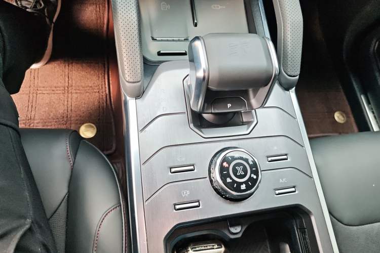 Used JETOUR Traveler 2023 2.0T All-Wheel-Drive CrossPRO
