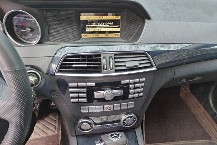 Used Mercedes-Benz C-Class 2011 C 180K Classic model Audio And AC Panel