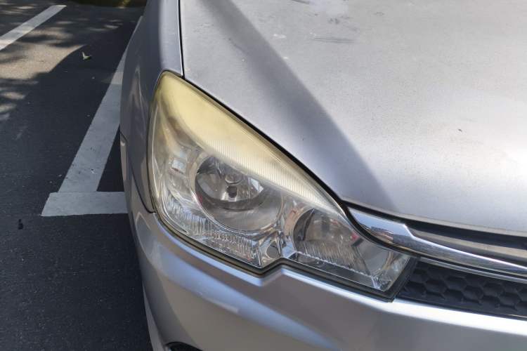 Used Soueast V3 Lingyue 2014 1.5L Manual Entry-Level Version Right Front Headlight