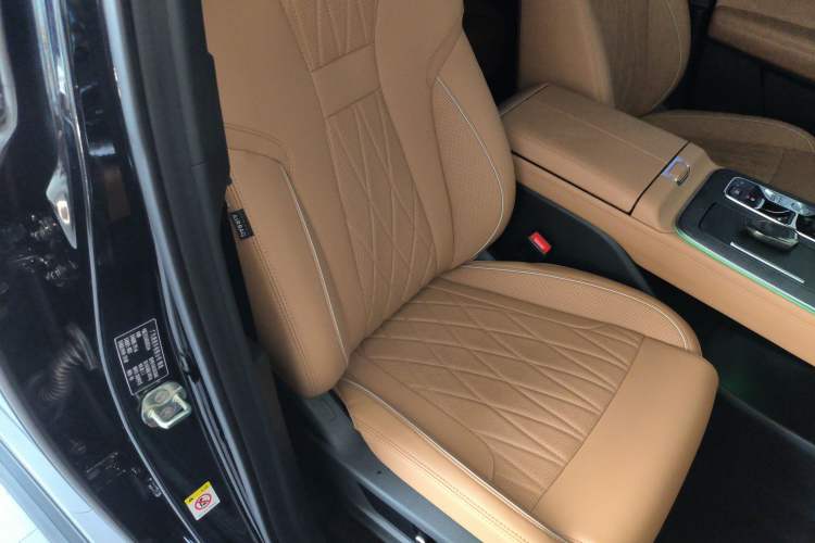 Used GAC Trumpchi GS8 2025 Linghang Series 2.0 TGDI Two-Wheel-Drive Luxury Edition 5 Seats