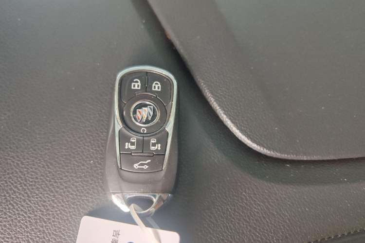 Used Buick GL8 2021 ES Landtrek 653T Luxury Model