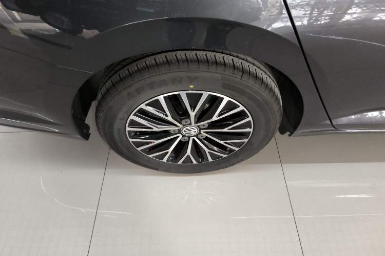 Used Volkswagen Sagitar 2019 280TSI DSG Comfort Version China VI Standard Right Rear Wheel Hub