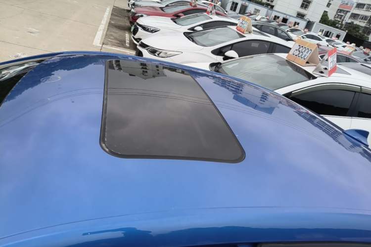 Used Roewe i5 2019 1.5L Automatic 4G Connected Linghao Edition Roof