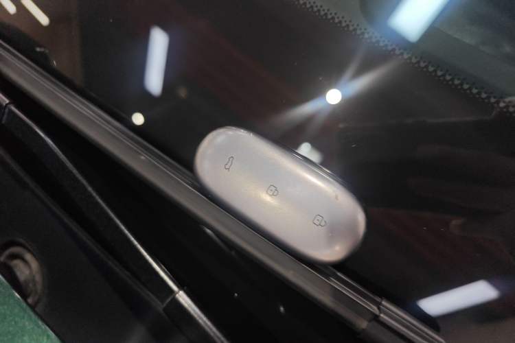 Used Li Auto L8 2023 Pro Model
