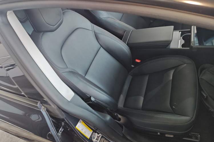 Used Tesla Model 3 2023 Rear-Wheel-Drive Version Right Front Seat