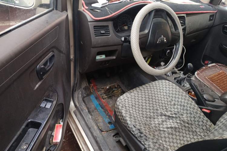 Used Wuling Rongguang V 2018 1.5L Standard Version Driver Seat