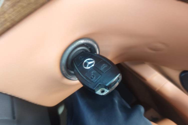 Used Mercedes-Benz Viano 2011 2.5L Limited Edition Vehicle Key