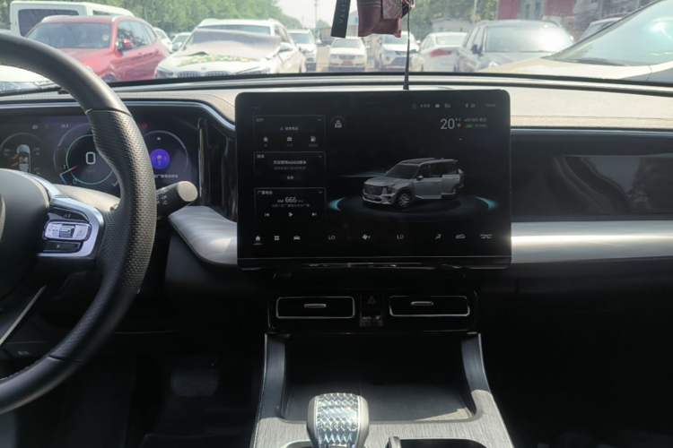 Used GAC Trumpchi GS8 2022 Linghang Series 2.0 TGDI Two-Wheel-Drive Luxury Smart Connectivity Version (7 Seats)