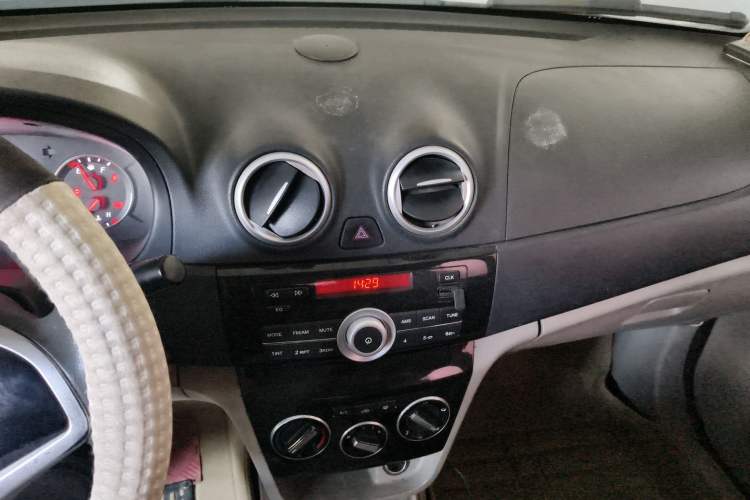Used CHANGAN Alsvin V3 2015 1.4L Manual Meiruan Model China V Standard Audio And AC Panel
