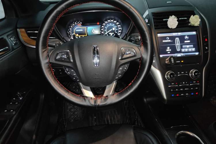 Used Lincoln MKC 2014 2.0T Two-Wheel-Drive Luxury Edition
