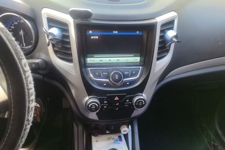 Used CHANGAN CS35 2016 1.6L Automatic Luxury Model China IV Standard
