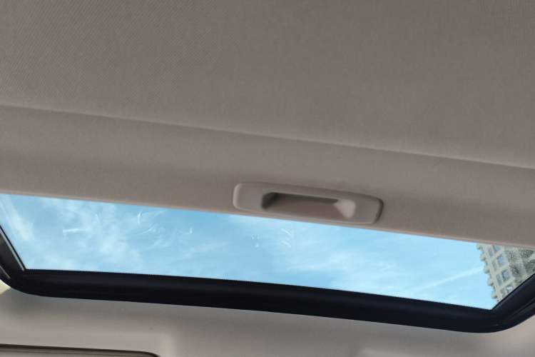 Used Infiniti Q50L 2018 2.0T Enjoyment Edition China V standard Headliner