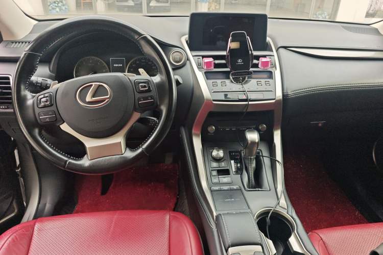 Used Lexus NX 2020 200 Front-Wheel Drive Freeline Edition China VI Standard Center Console