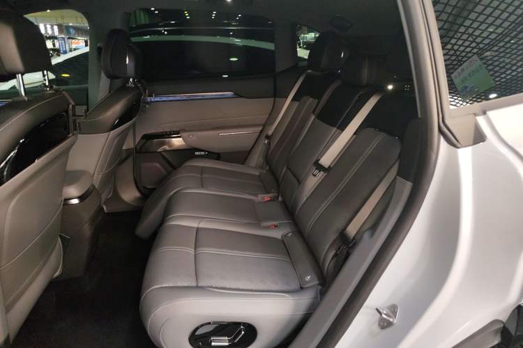 Used Zeekr 7X 2025 100 kWh Long-Range Rear-Wheel Drive with Intelligent Driving Features
