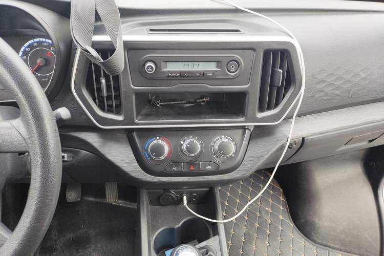 Used CHANGAN KAICHENG Ruixing M60 2023 1.5L GDI Base Model 2-Seat Van
