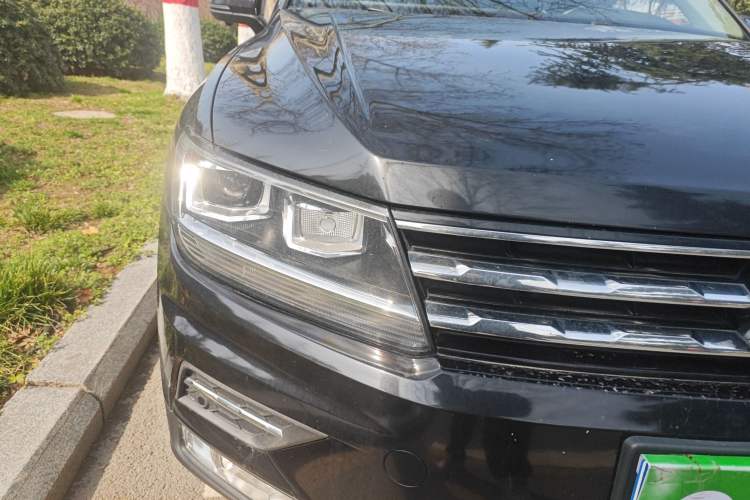 Used Volkswagen Tiguan L 2019 330TSI Automatic Two-Wheel Drive Smart Luxury Version China V Emission Standard
