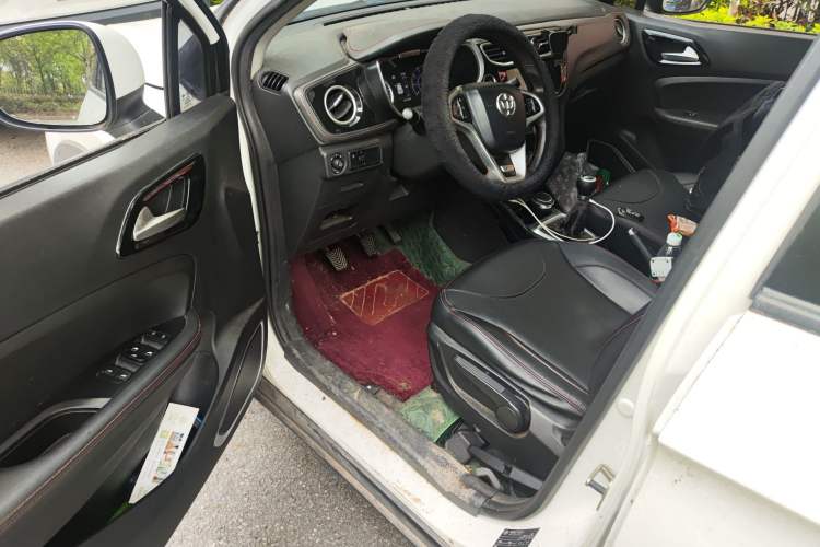 Used Brilliance V3 2016 1.5L Manual Smart Version
