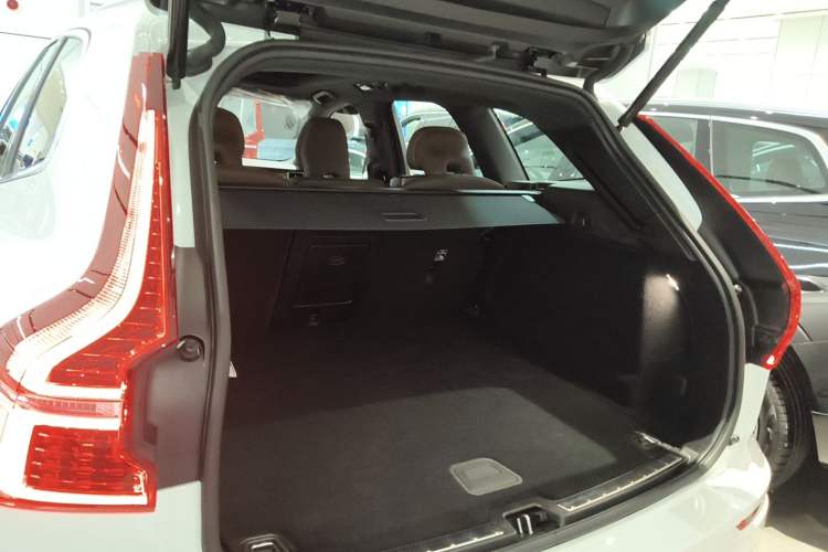 Used Volvo XC60 2025 B5 Four-Wheel Drive Smart & Advanced Luxury Edition