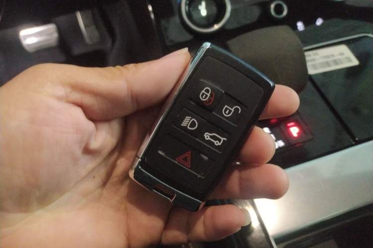 Used Land Rover Range Rover Velar 2022 250 PS Sparkling Heritage Edition