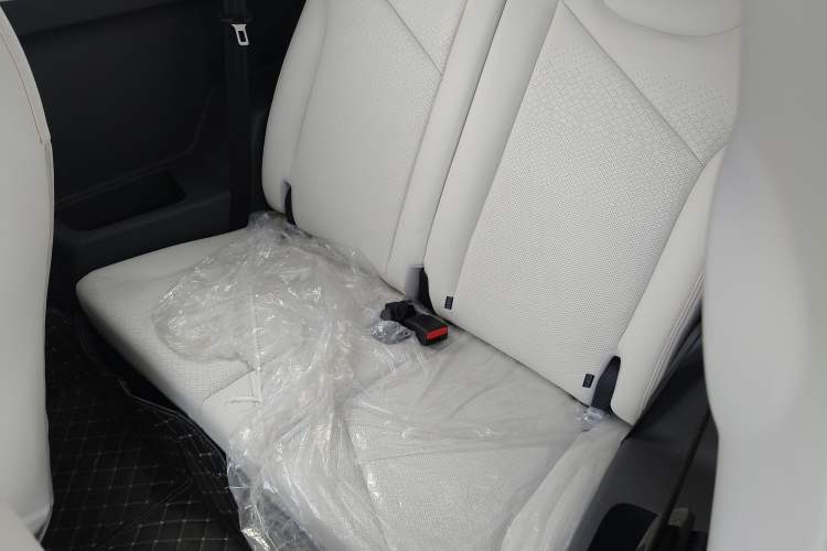 Used Chery Little Ant 2024 Refreshed Version Youth Edition 321 km Beloved Edition 29.23 kWh