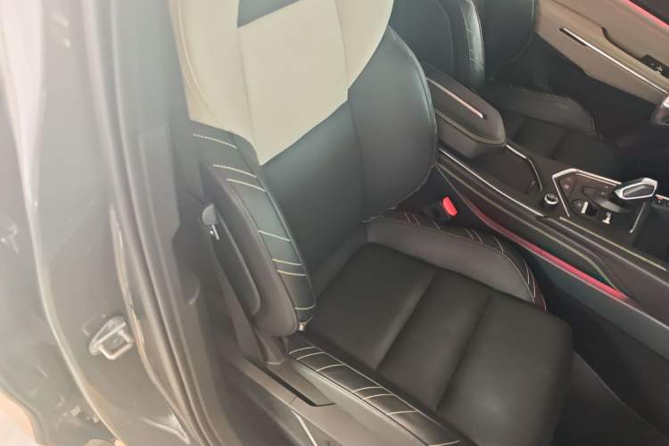 Used Lynk & Co 05 2020 2.0TD Two-Wheel Drive Shine Halo Right Front Seat