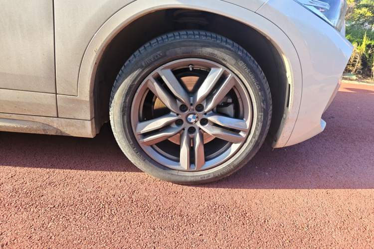 Used BMW X2 2021 sDrive25i Leading Model M Sport Package Right Front Wheel Hub