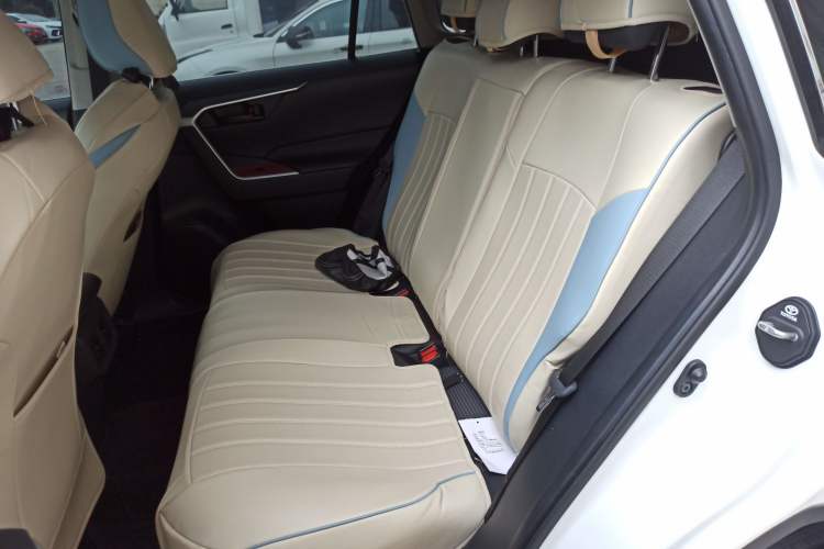 Used Toyota Wildlander 2024 2.0L CVT Two-Wheel Drive Leading Edition