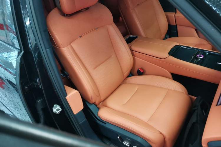 Used Lynk & Co 900 2025 2.0T Ultra
