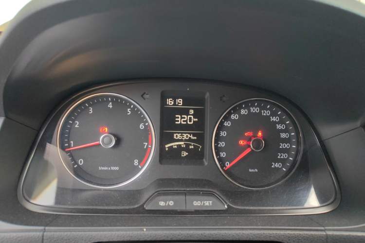 Used Volkswagen Lavida 2013 Restyled Classic 1.6L Manual Comfort Edition Instrument Cluster