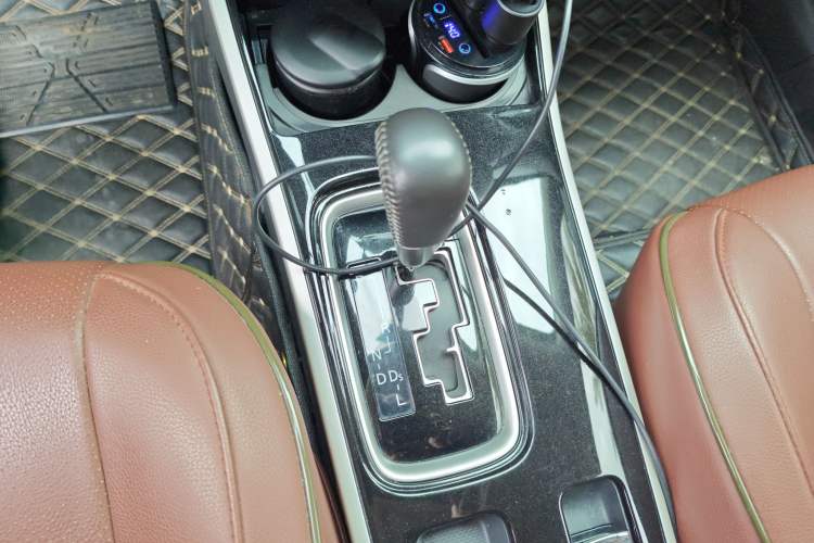 Used Mitsubishi Outlander 2019 2.0L Two-Wheel Drive Comfort Edition 5 Seats China VI Standard