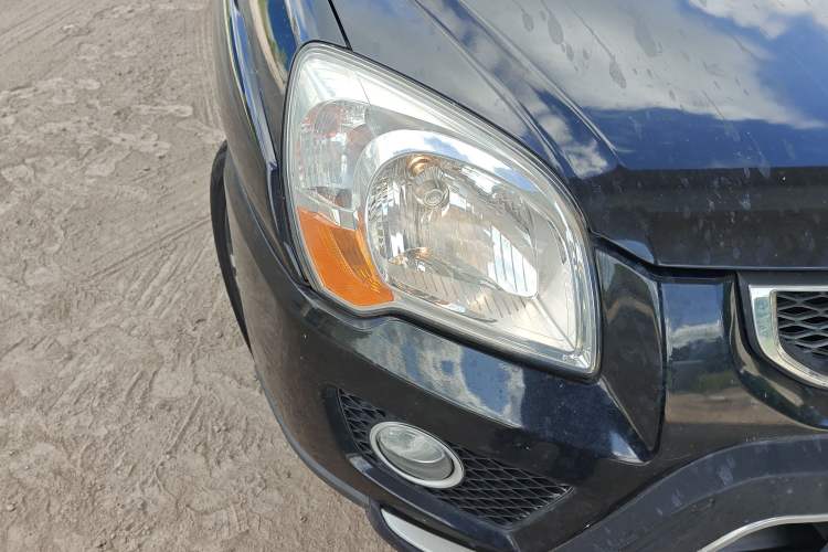 Used Kia Sportage 2012 2.0L Automatic Two-Wheel Drive GL Trim Right Front Headlight
