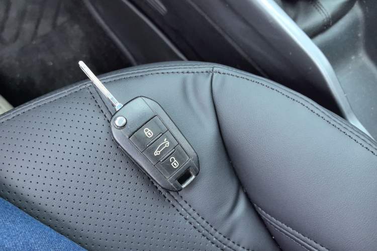 Used Peugeot 2008 2014 1.6L Manual Fashion Edition Vehicle Key