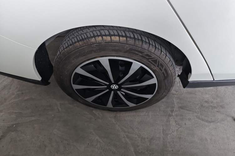 Used Venucia D60EV 2020 Standard Range Smart Drive Edition Right Rear Wheel Hub