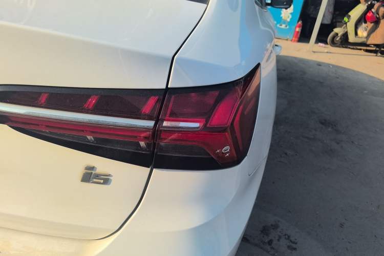 Used Roewe i5 2021 Revised Version 1.5L CVT Diamond Edition