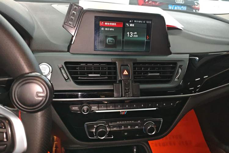 Used BMW 1 Series 2018 118i Sport Edition Audio And AC Panel