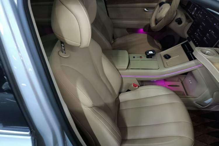 Used Hima AITO M7 2024 1.5T Intelligent Driving 4WD Ultra Version 6 Seats