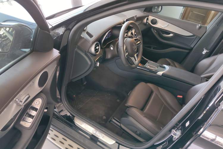 Used Mercedes-Benz GLC 2020 Facelifted GLC 260 L 4MATIC Dynamic Edition Driver Seat