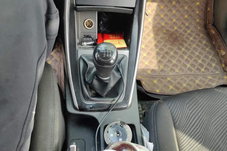 Used Hyundai Elantra (5th Generation / Langdong) 2012 1.6L Manual Leading Model Gear Lever