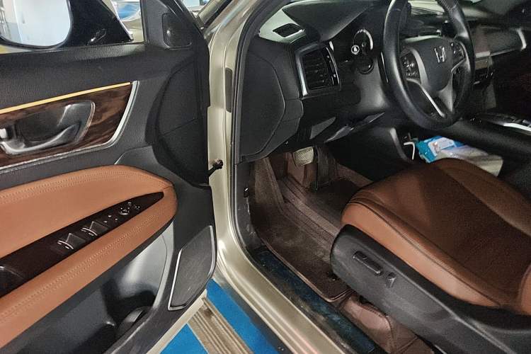 Used Honda UR-V 2017 370TURBO 2WD Prestige Edition China V Driver Seat