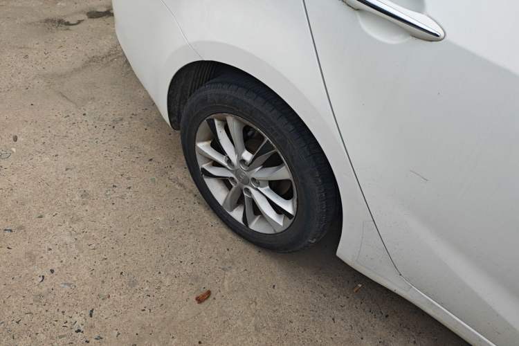 Used Kia K3 2016 1.6L Manual GLS Right Rear Wheel Hub