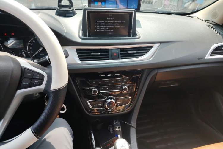 Used CHANGAN Alsvin V7 2016 1.6L Manual Enjoyment Model China V Standard Audio And AC Panel