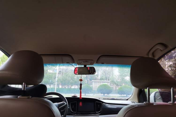 Used Baojun 730 2016 1.5L Manual Comfort Version 7 Seats China V Emission Standard Headliner