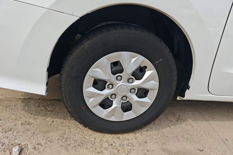 Used SAIC MAXUS G10 2023 2.0T Manual Multi-Function Version Diesel 7/8/9 Seats