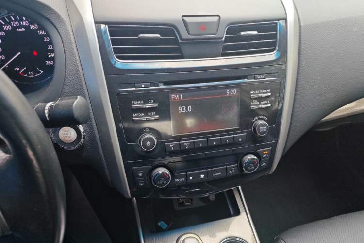 Used Nissan Teana 2013 2.0L XL Comfort Edition Audio And AC Panel